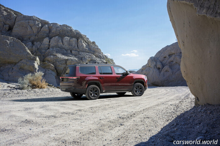 Le nouveau Grand Wagoneer de Jeep coûte 23 000 $ de moins qu'auparavant, mais d'une certaine manière, il est aussi plus cher | Carscoops